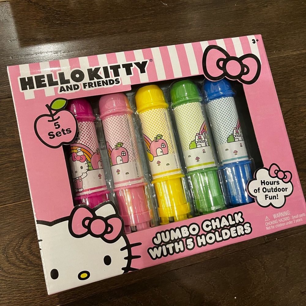 ❄️ HELLO KITTY 5pc outdoor activity drawing Chalk & holder set 💕NEW kids Toy